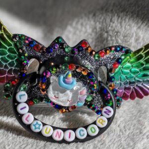 Lil★Unicorn – Tétine adulte décorée main