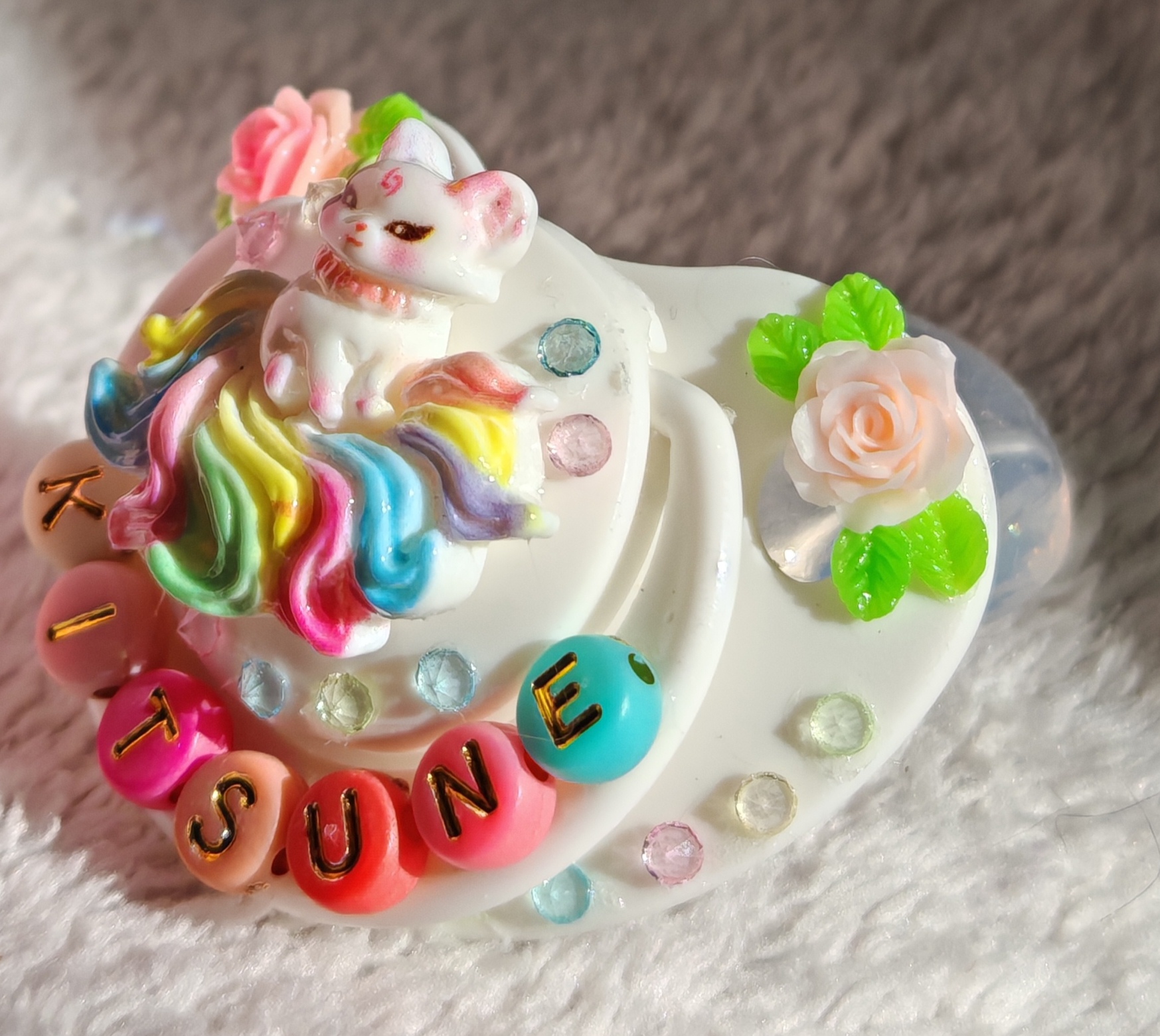 Kitsune – Tétine adulte décorée main – Image 2