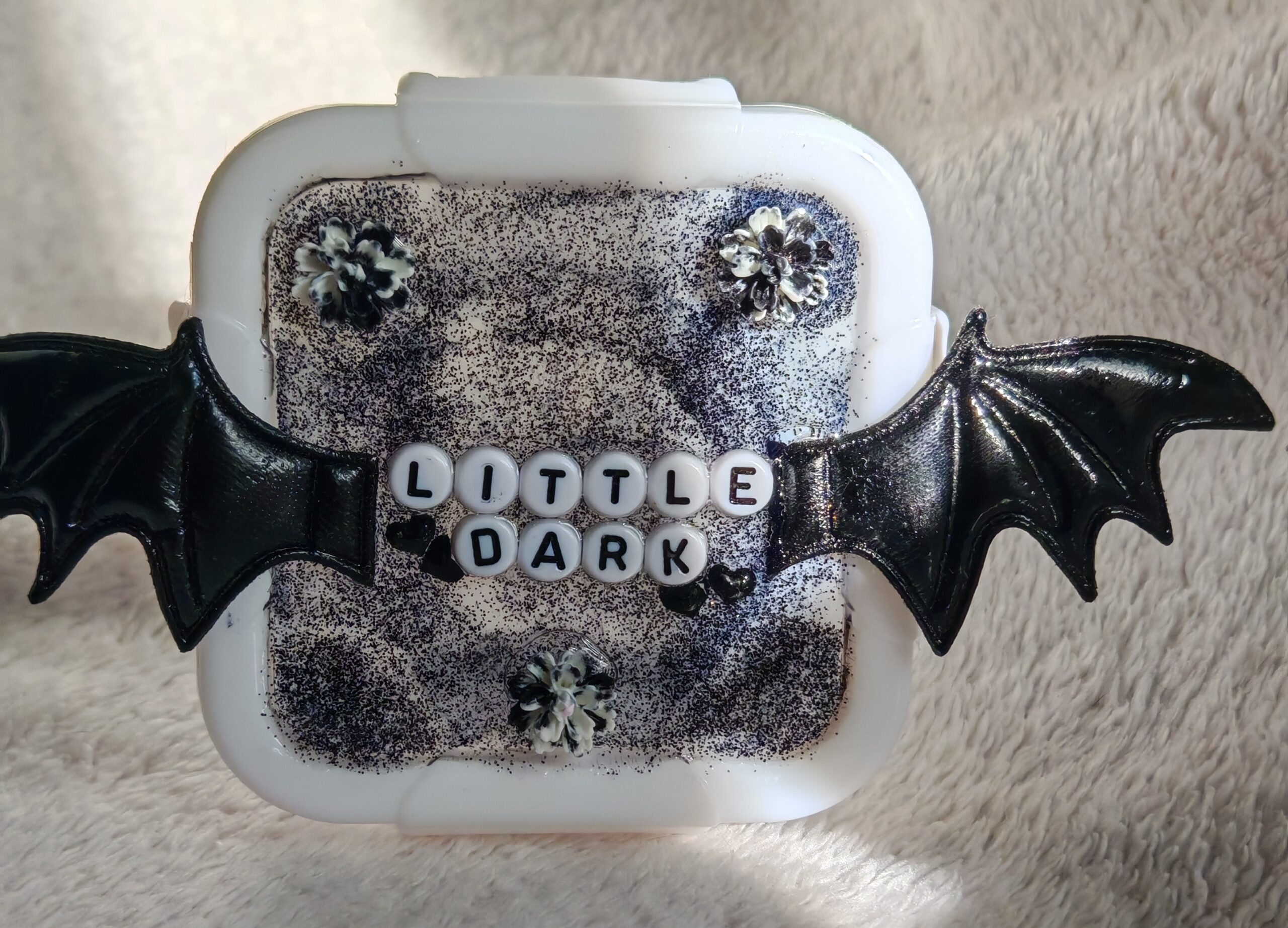 Little Dark – Tétine adulte décorée main – Image 2
